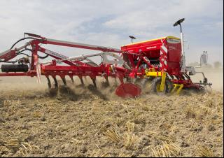 Grubber Pöttinger Synkro 3030 nova