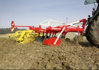 Grubber Pöttinger Synkro 3030 nova
