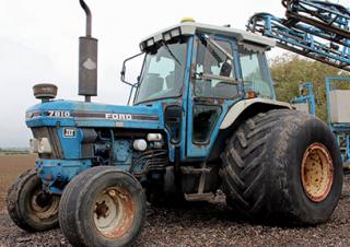 Hinterrad-Traktoren Ford-NH 7810