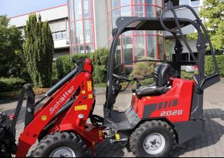 Hoflader Schäffer 2028-2 