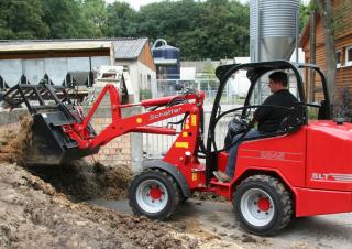 Hoflader Schäffer 2345 SLT