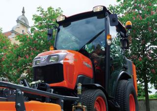 Fahrzeuge Kommunale Schlepper Kubota ST401-C
