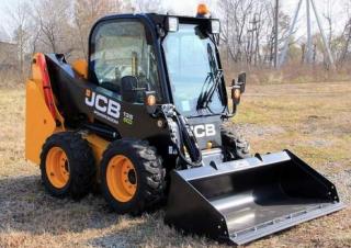 Kompaktlader JCB 135