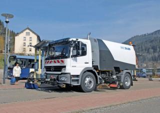 Sommerdienstgeräte Straßenkehrmaschinen LKW-Kehrmaschinen-Dual Schmidt SK 600 dual