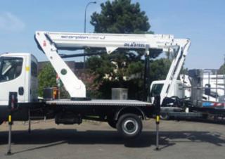 Teleskoparbeitsbühnen LKW-Teleskoparbeitsbühnen Oil & Steel Scorpion 2112J