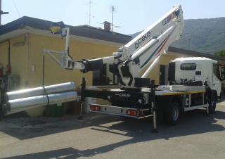 Teleskoparbeitsbühnen LKW-Teleskoparbeitsbühnen CELA DT30