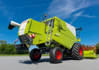 Mähdrescher Claas Avero 160