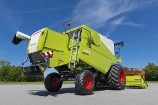 Mähdrescher Claas Avero 240