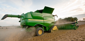 Mähdrescher John Deere S 690 HM