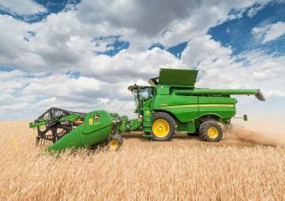 Mähdrescher John Deere S760