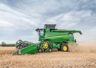 Mähdrescher John Deere T670 HM 