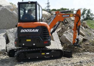 Minibagger Develon DX35Z-7