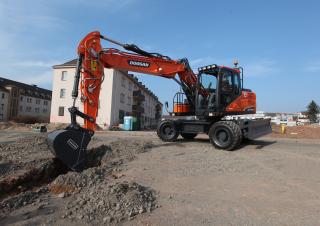 Mobilbagger Doosan DX 140 W