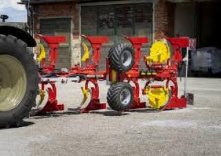 Pflüge Pöttinger Servo 3000 P