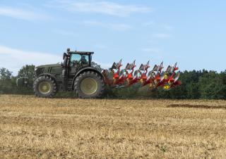 Pflüge Pöttinger Servo 4000
