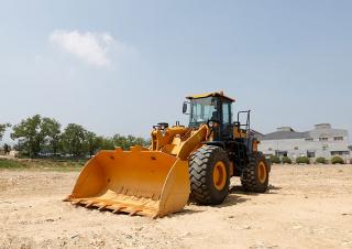 Radlader SEM 658D