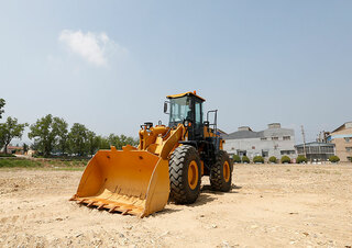 Radlader SEM 658D