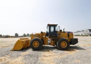 Radlader SEM 668D