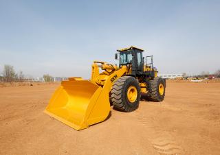 Radlader SEM 676D