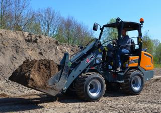 Radlader Giant G2700HD