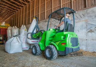 Radlader Avant Tecno R 28