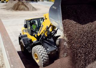 Radlader Komatsu WA270-8E0