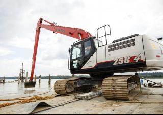 Raupenbagger Link-Belt 250 X4 Long Front 
