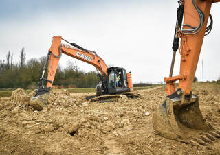 Raupenbagger Case CX145D SR