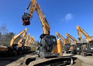 Raupenbagger Case CX245D SR