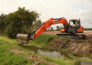 Raupenbagger Doosan DX140LC-5