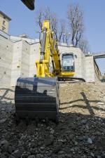 Raupenbagger New Holland E175C LC