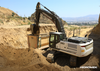 Raupenbagger Hidromek HMK 310 LC