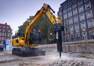 Raupenbagger JCB JS130 LC