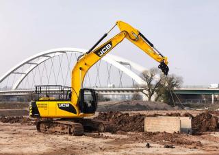 Raupenbagger JCB JS220LC