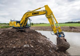 Raupenbagger Kobelco SK 210 LC 10