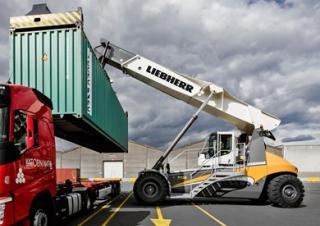 Reach Stacker Liebherr LRS 545 Litronic