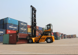 Reach Stacker Sany SDCY90K7H2B