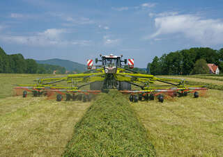 Rotorschwader Claas Liner 4700 Trend 