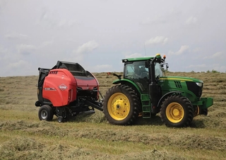 Rundballenpressen Kuhn VB 560