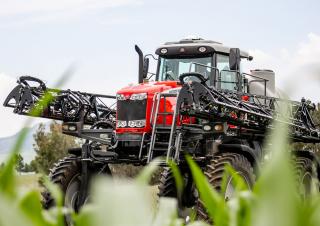 Selbstfahrende Feldspritzen Massey Ferguson MF 9330 Plus