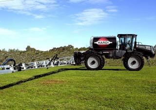 Selbstfahrende Feldspritzen Hardi SARITOR 7000