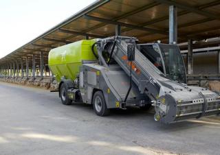 Fütterungstechnik Selbstfahrende Futtermischwagen Storti Pointer EVO 120