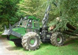 Forstmaschinen Spezialrückeschlepper NFB NF 210