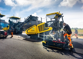 Straßenfertiger auf Ketten Bomag BF 800 C 3 S 600