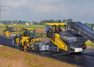 Straßenfertiger auf Ketten Bomag BF 800 C 3 S 600