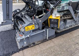 Straßenfertiger auf Ketten Vögele MINI 500