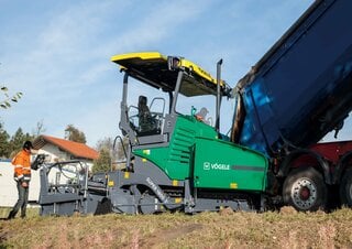 Straßenfertiger auf Ketten Vögele Super 1800-3i