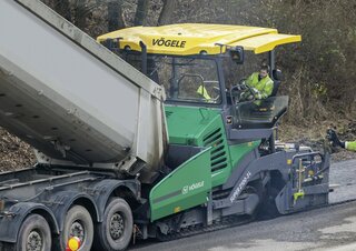 Straßenfertiger auf Ketten Vögele SUPER 2100-3 L
