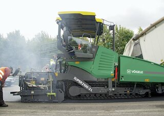 Straßenfertiger auf Ketten Vögele SUPER 2100-3 L