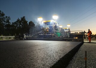 Straßenfertiger auf Ketten Vögele Super 3000-3i